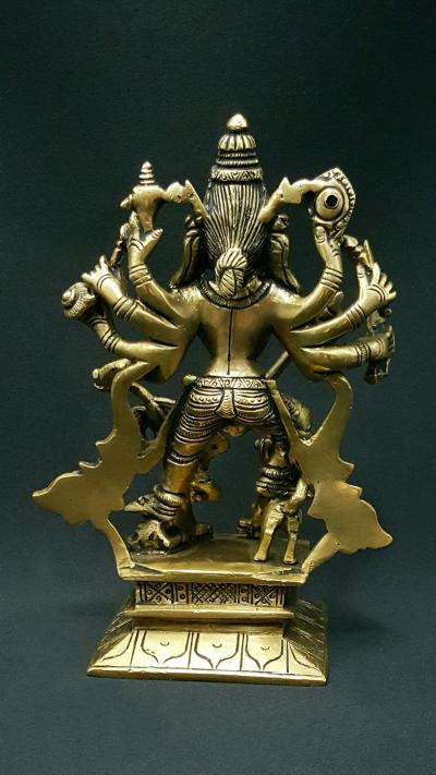 Statue La belle Durga Mahishasuramardini